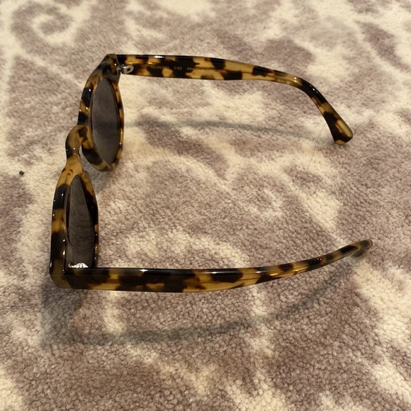 Illesteva Leonard Tortoise Blue Lens Sunglasses - Picture 11 of 13